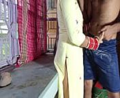 मालकिन की जवान बड़ी बेटी को किचन स्टैंड पर चोदा from nokrani sex in saree old manan beautiful bhabi f