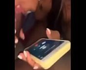 Putita tiene sexo mientras habla por celular. from caribean