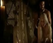 Game of Thrones - daenerys (Emilia Clarke) from bella throne