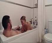 The step-sister entered her br who was relaxing in the tub and entered with him in the hot water and began to suck his dick then he fucked her and gave cum on her face. from big sisters and br