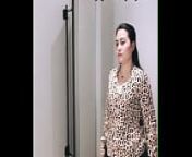 Hot Tante fitting baju from baju mess