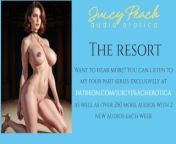 The Resort Part 1 You catch a gorgeous MILF skinny dipping in the resort pool from brincando nadando piscina part