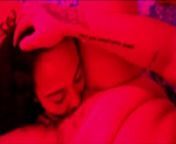 Eating her pussy under the pink light from xxoo
