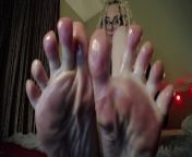 oiled long toes from femdom toes