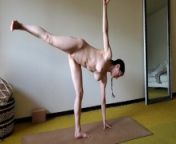 Nude busty Yoga Babe in pigtails from yoga nude